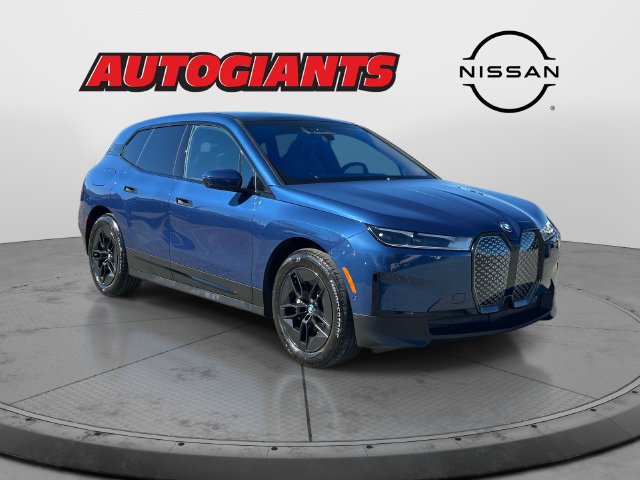 Used 2024 BMW iX xDrive50 w/ Premium Package AWD/4WD image 1