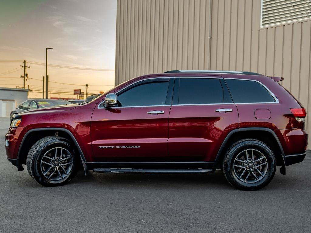 Used 2019 Jeep Grand Cherokee Limited AWD/4WD image 5