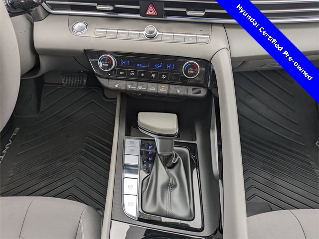Certified 2025 Hyundai Elantra SEL image 18
