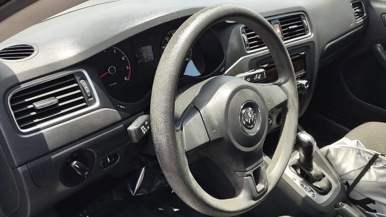 Used 2014 Volkswagen Jetta S image 9