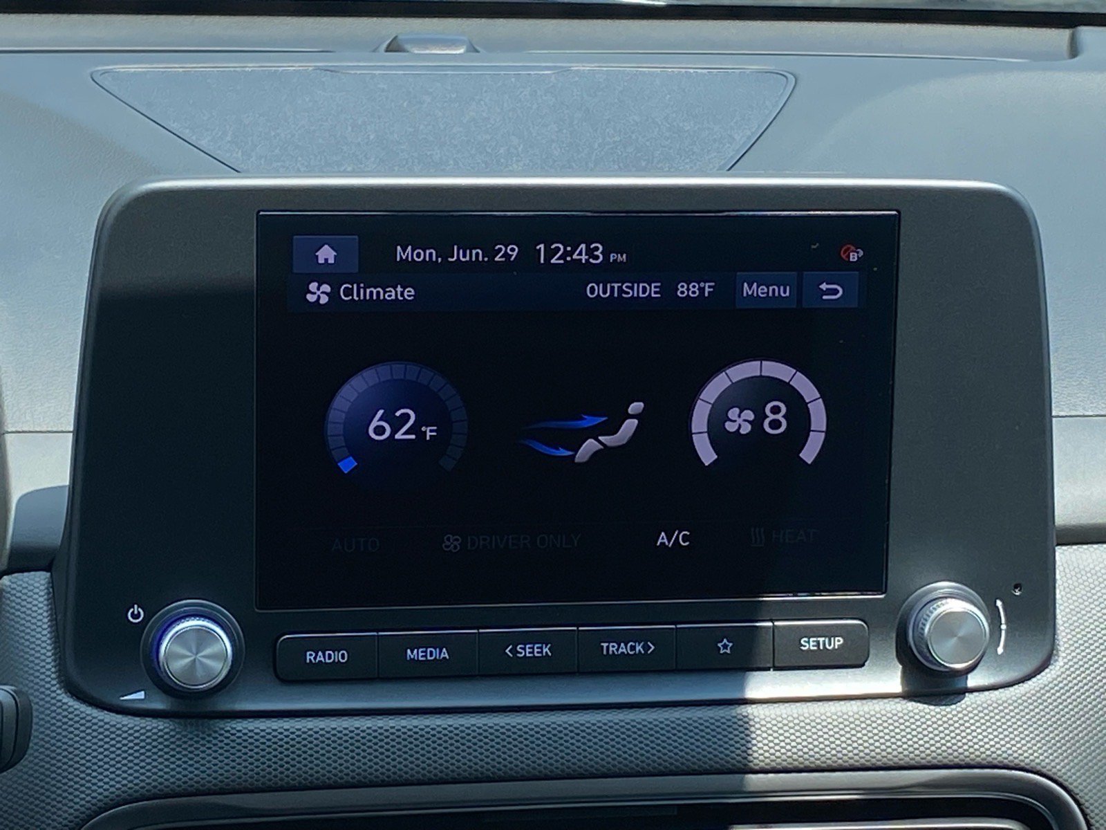 Used 2023 Hyundai Kona SE FWD image 9