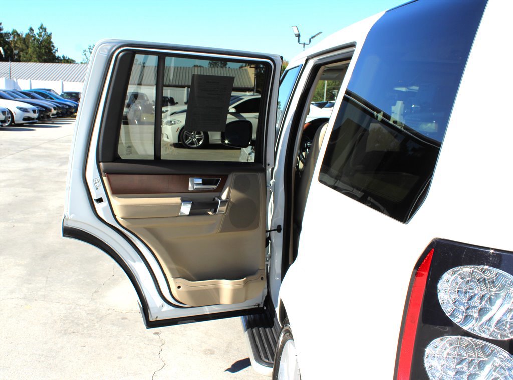 Used 2016 Land Rover LR4 HSE image 37