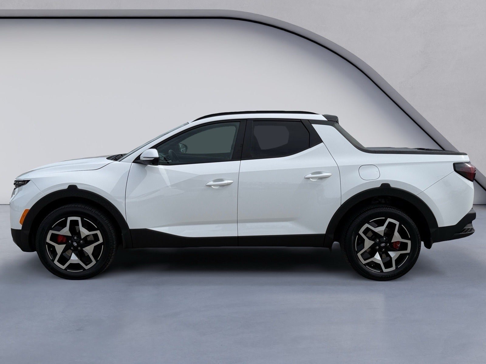 Used 2024 Hyundai Santa Cruz Limited AWD/4WD image 2
