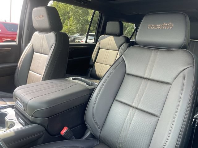 New 2026 Chevrolet Suburban High Country AWD/4WD image 13