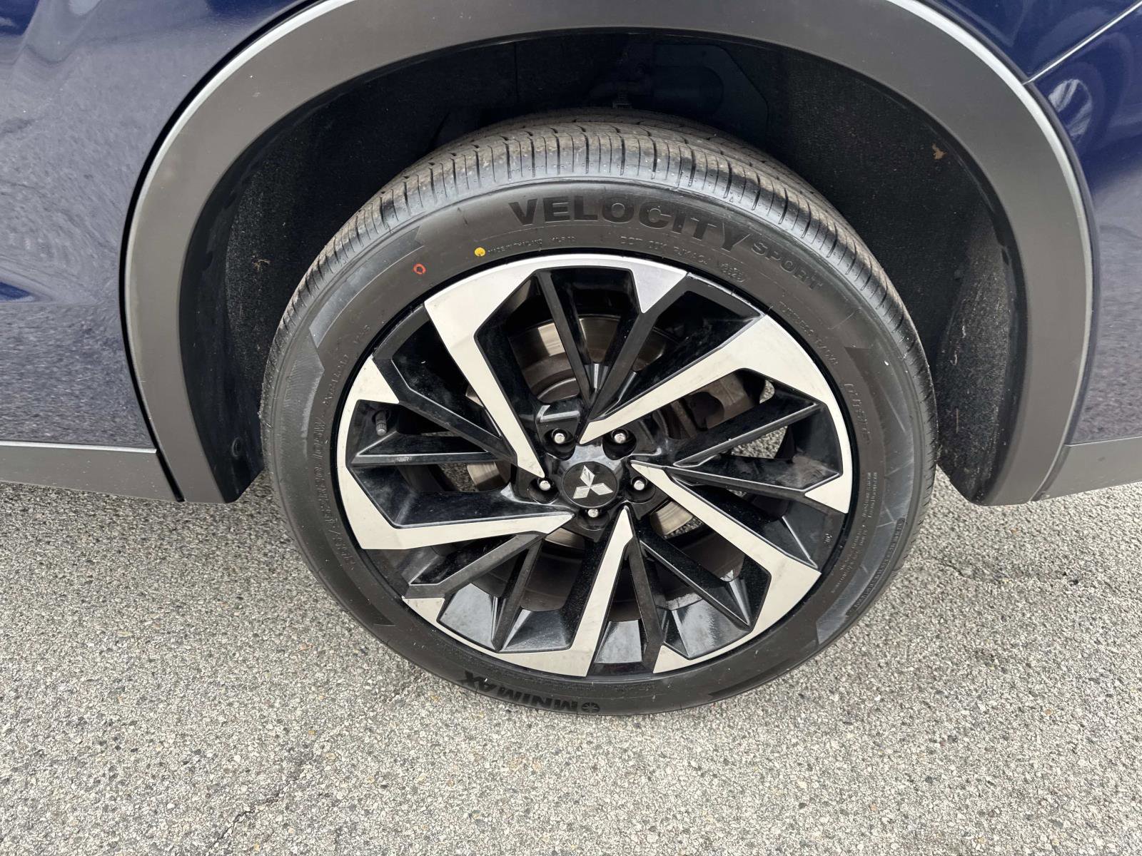 Used 2024 Mitsubishi Outlander FWD image 5
