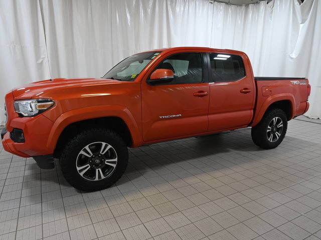 Used 2017 Toyota Tacoma TRD Sport w/ Tow Package (A/T) AWD/4WD image 10