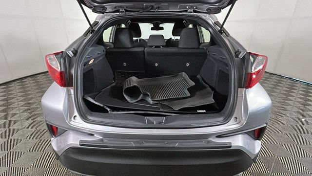 Used 2018 Toyota C-HR XLE FWD image 28