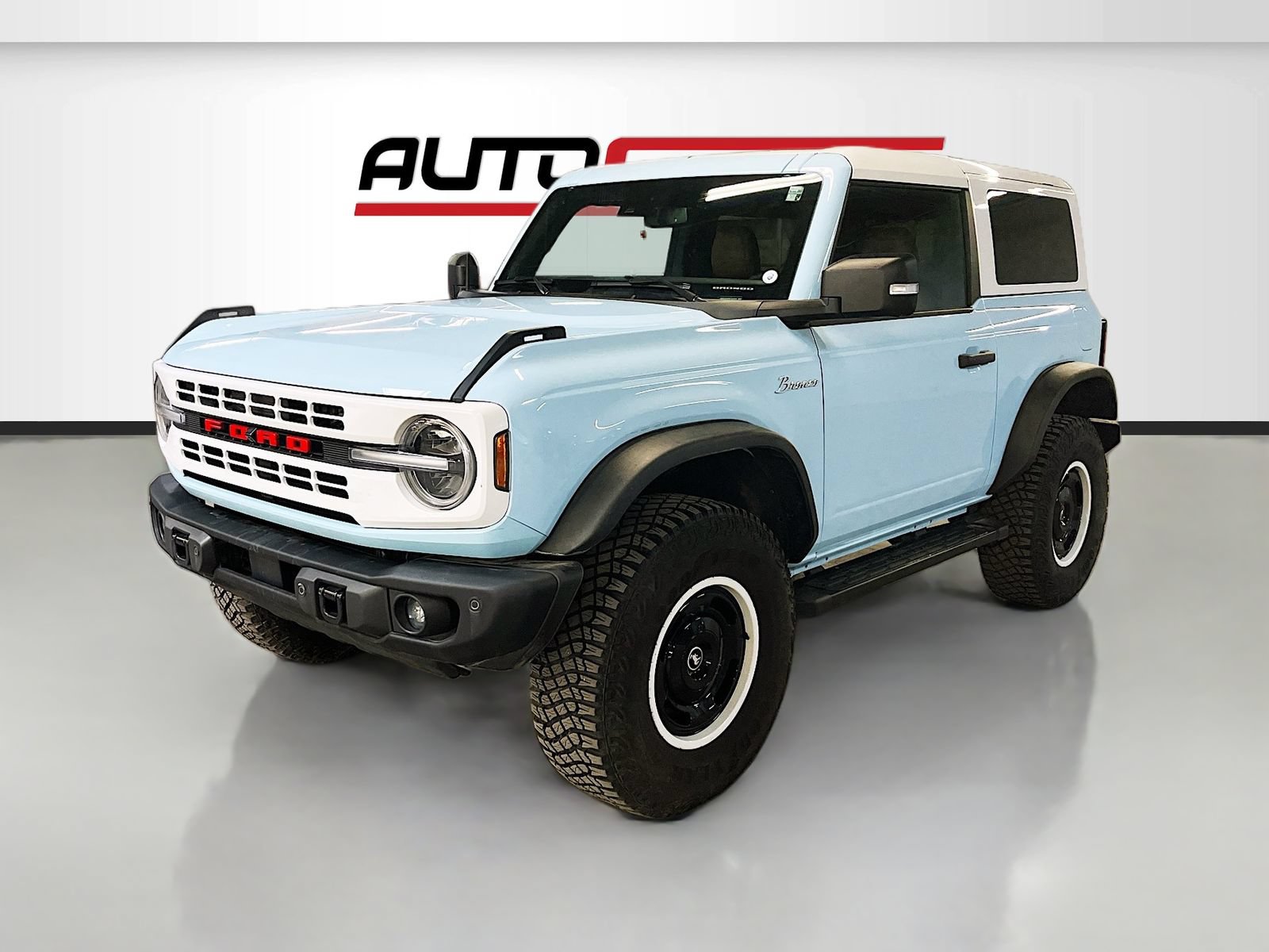Used 2024 Ford Bronco Heritage Edition AWD/4WD image 3