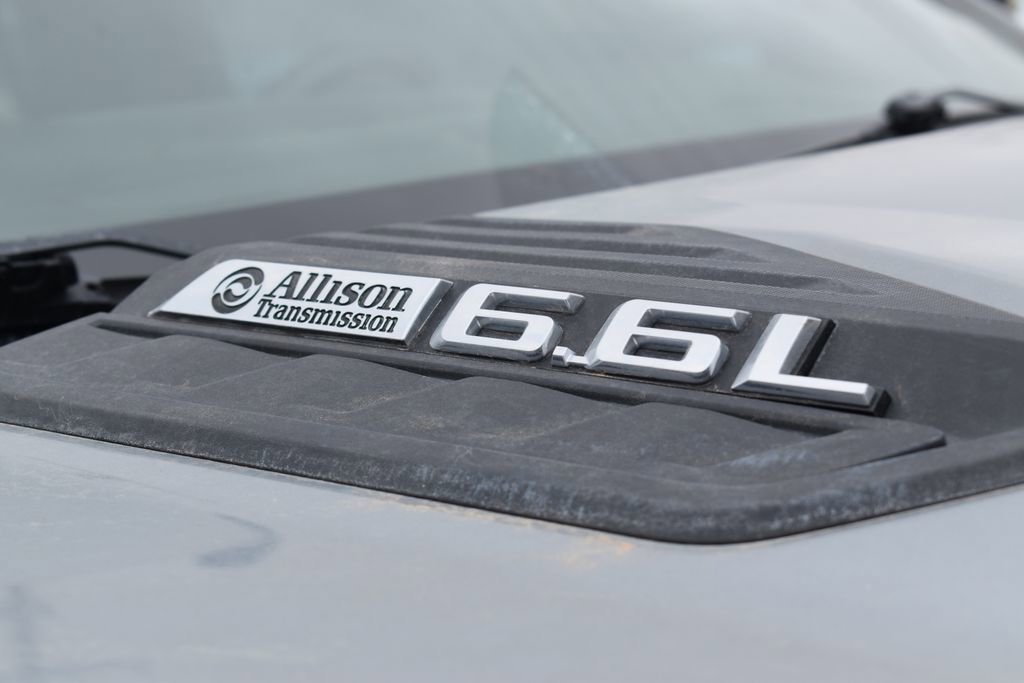 Used 2024 Chevrolet Silverado 2500 Custom w/ Custom Value Package image 4