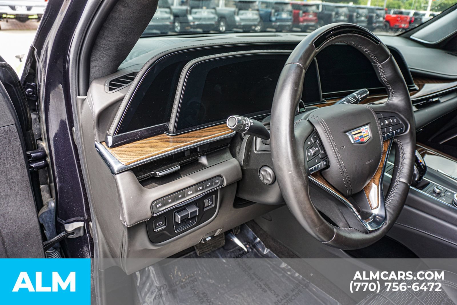 Used 2023 Cadillac Escalade Sport Platinum w/ LPO, ONYX Package AWD/4WD image 36