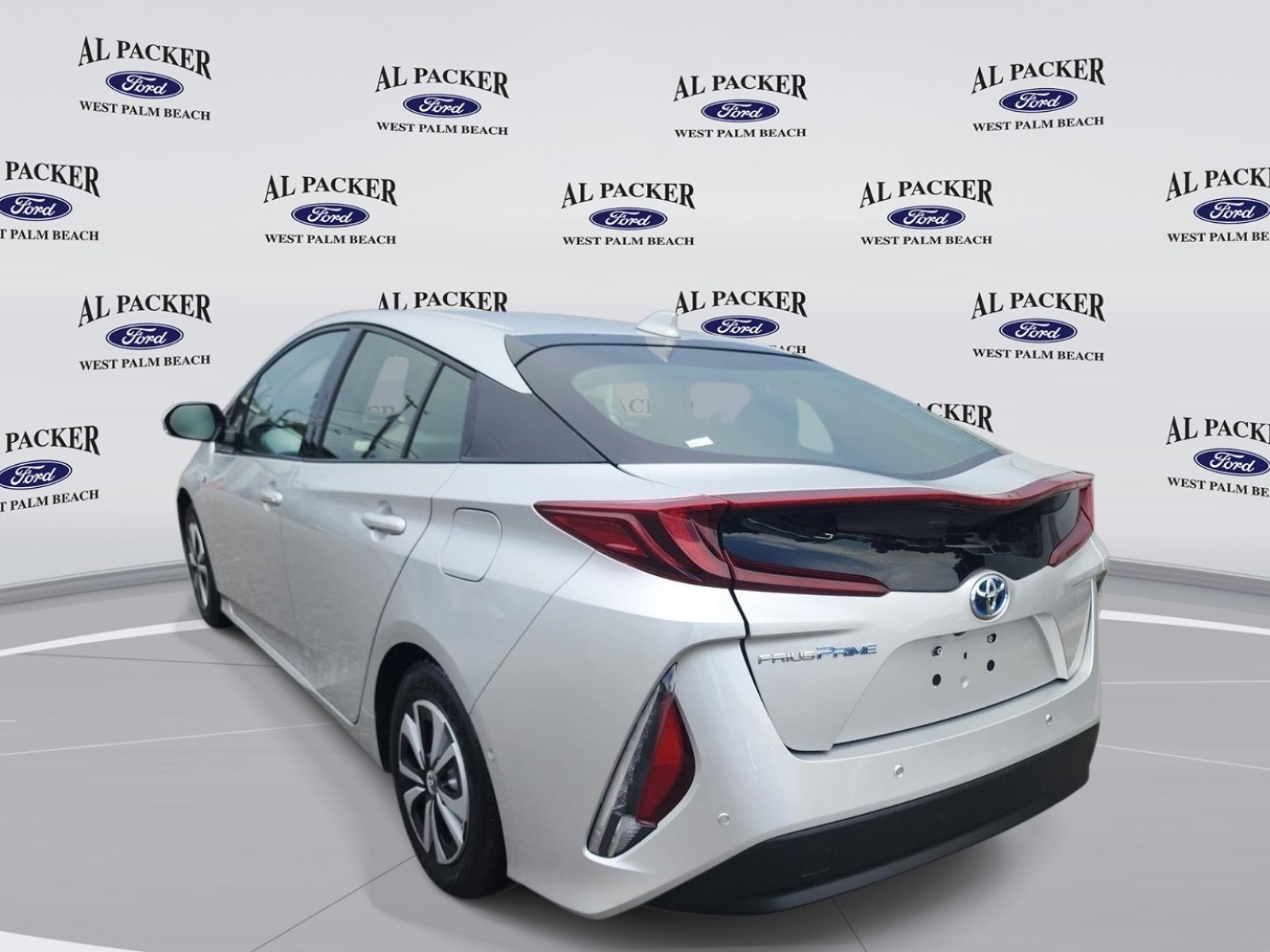 Used 2017 Toyota Prius Prime Advanced FWD image 4