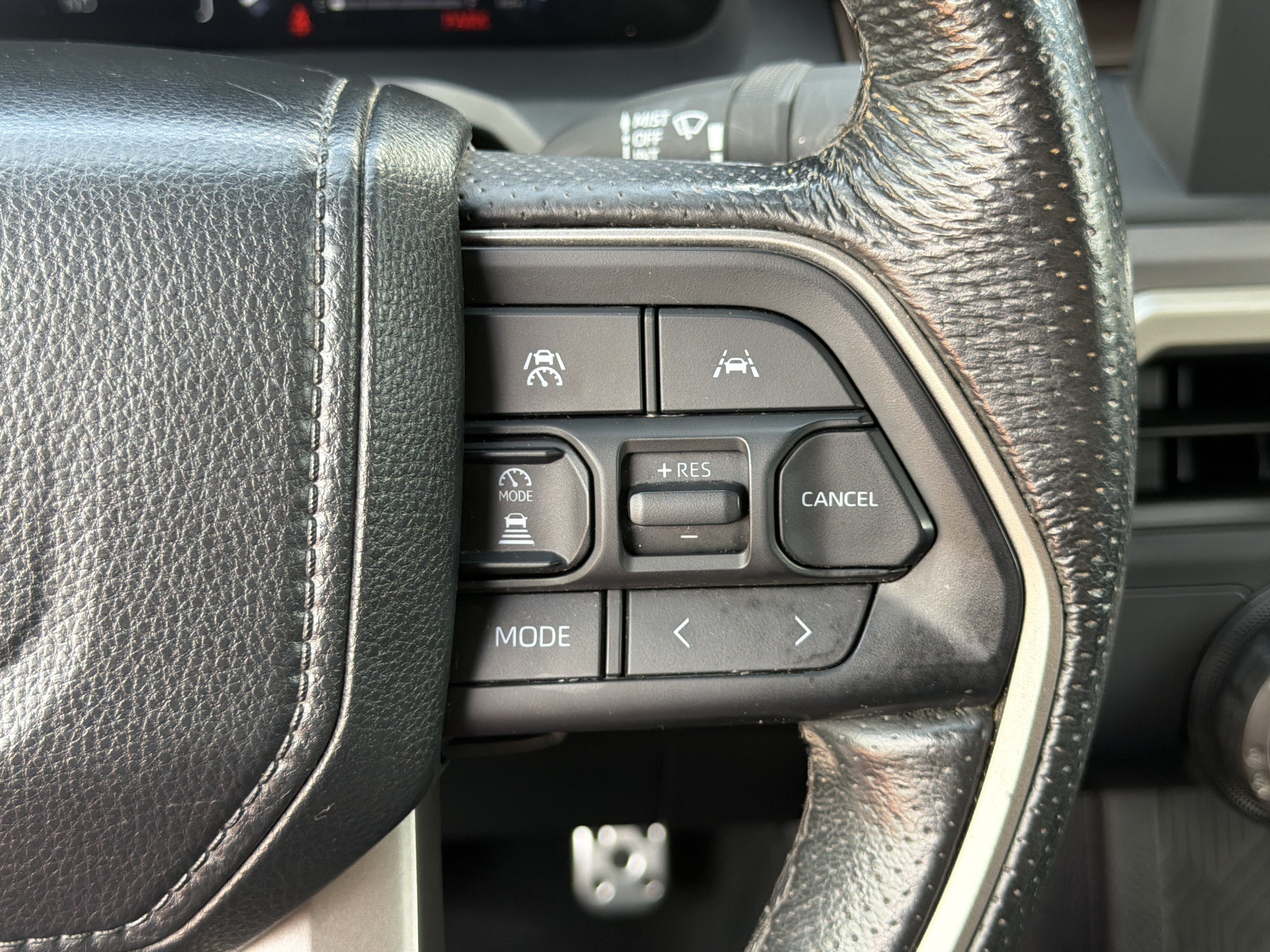 Used 2024 Toyota Tacoma TRD Sport AWD/4WD image 30