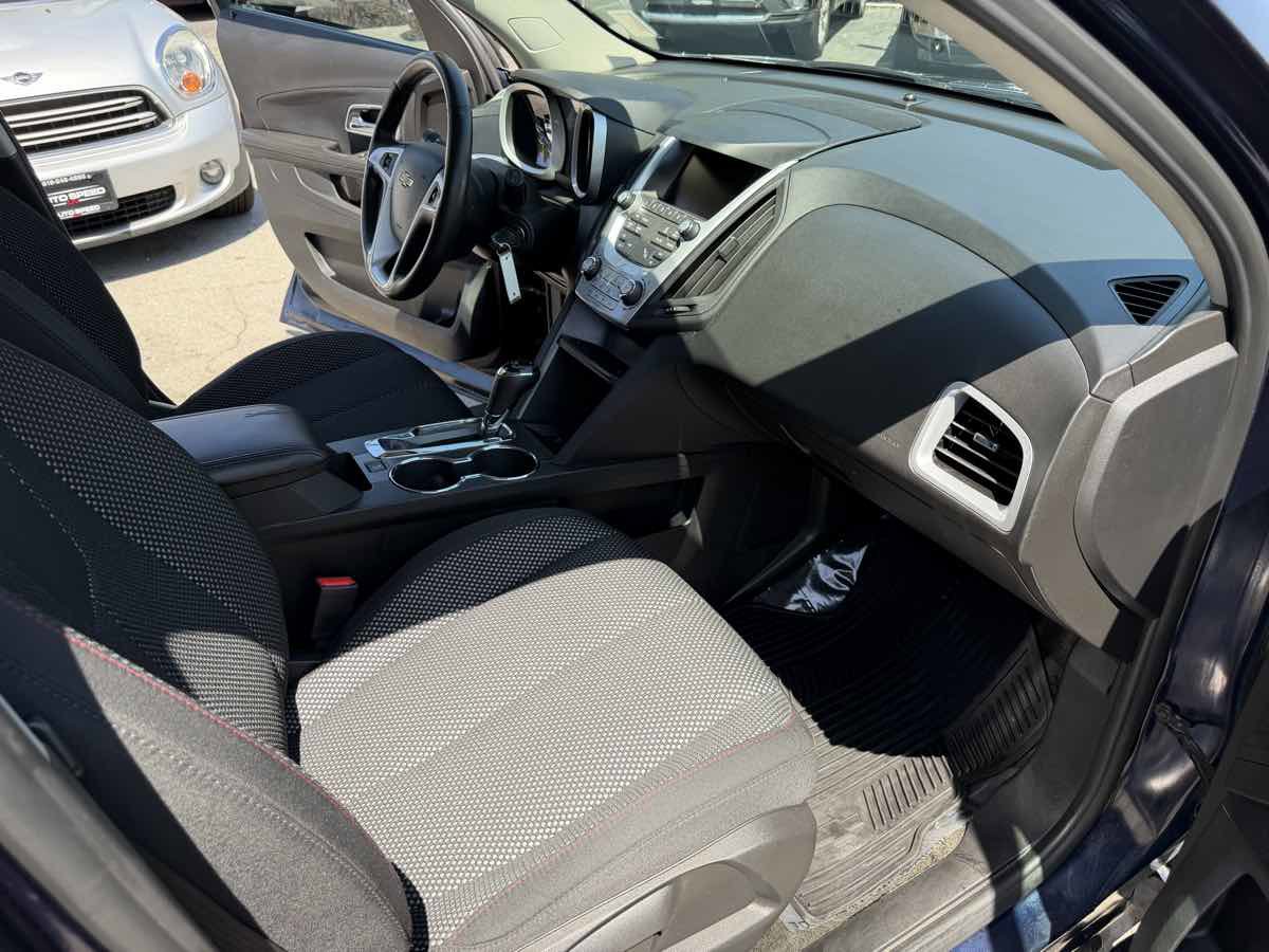 Used 2017 Chevrolet Equinox LT image 18