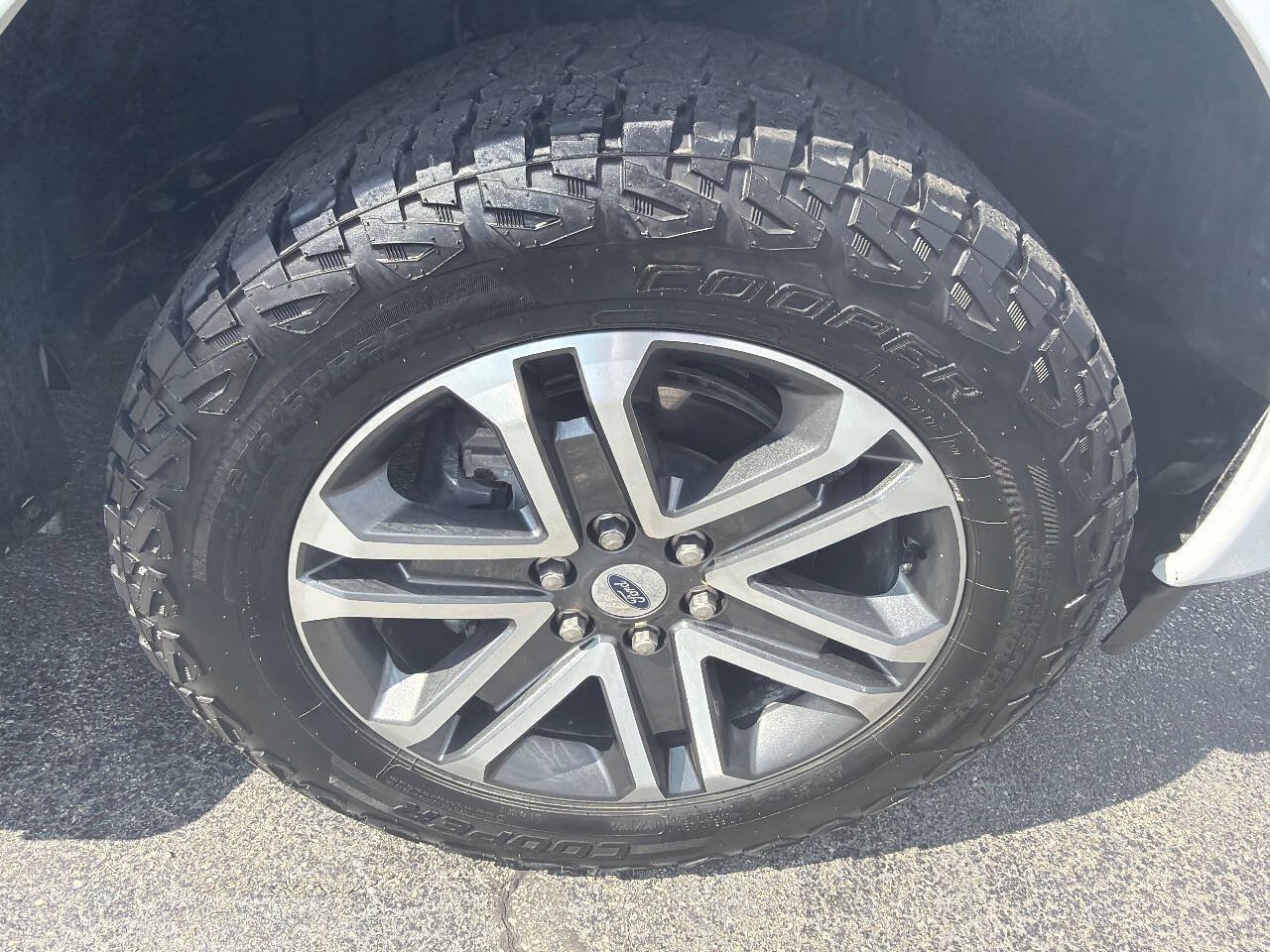 Used 2023 Ford F150 XL w/ STX Appearance Package AWD/4WD image 9