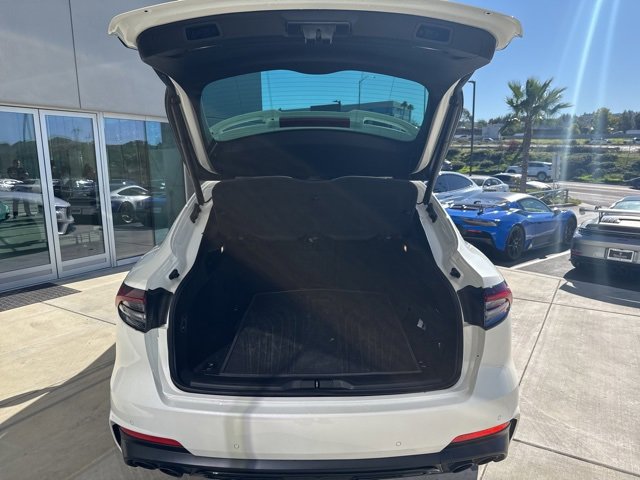 Certified 2022 Maserati Levante Modena image 11