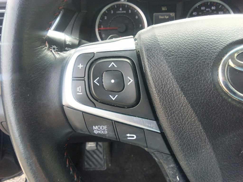 Used 2016 Toyota Camry XSE w/ Moonroof Package FWD image 21