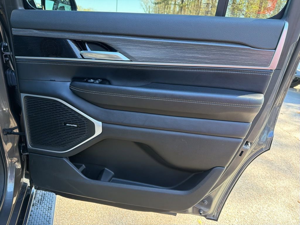 Used 2023 Jeep Wagoneer Series III w/ Preferred Equipment Group image 28