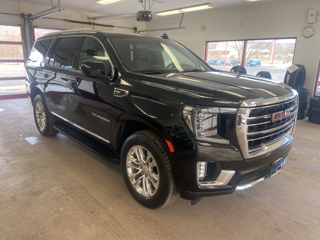 Used 2021 GMC Yukon SLT AWD/4WD image 1