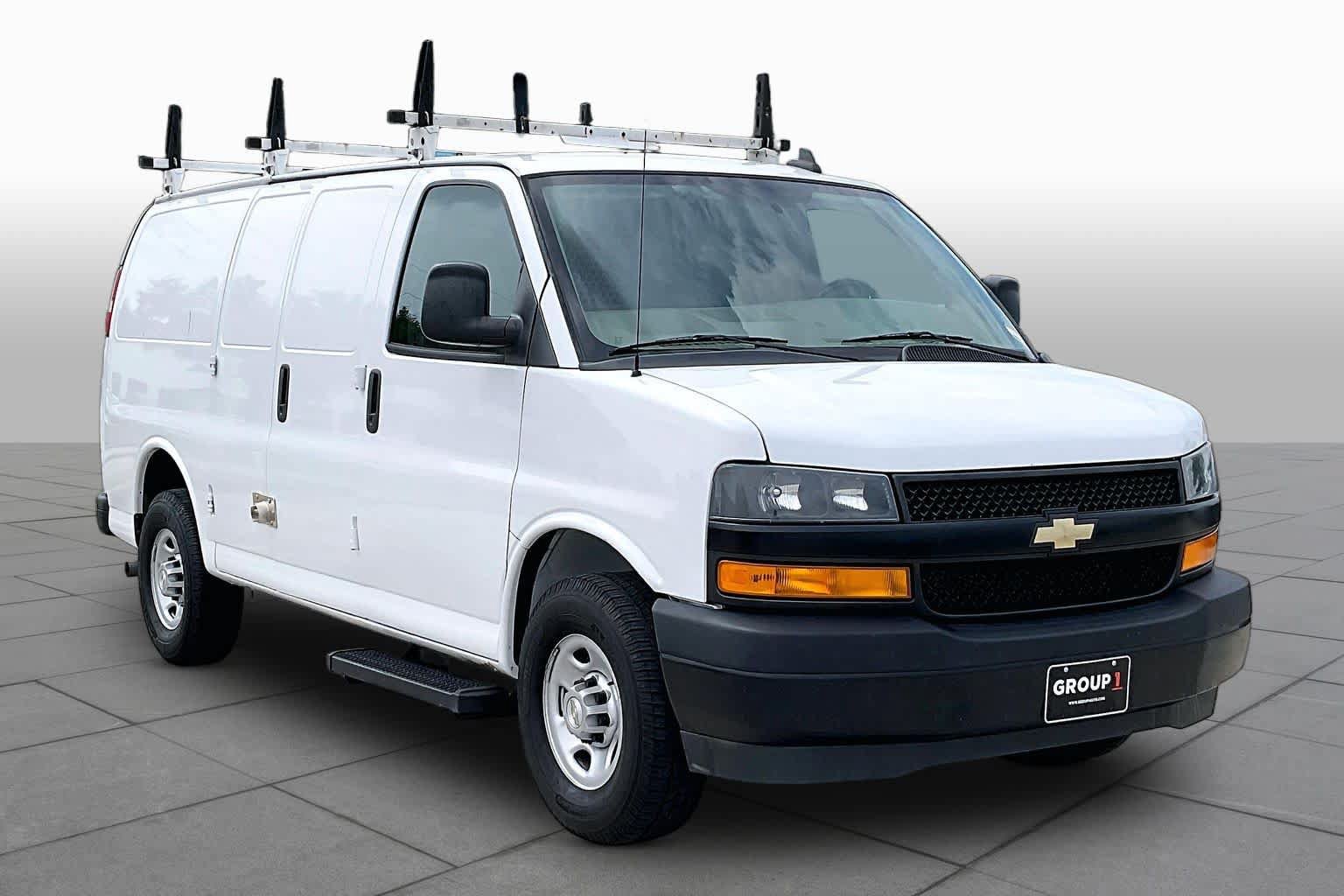 Used 2021 Chevrolet Express 2500 w/ Driver Convenience Package RWD image 3