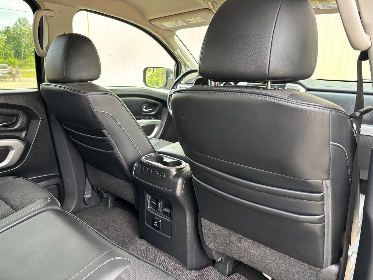 Used 2018 Nissan Titan PRO-4X AWD/4WD image 38