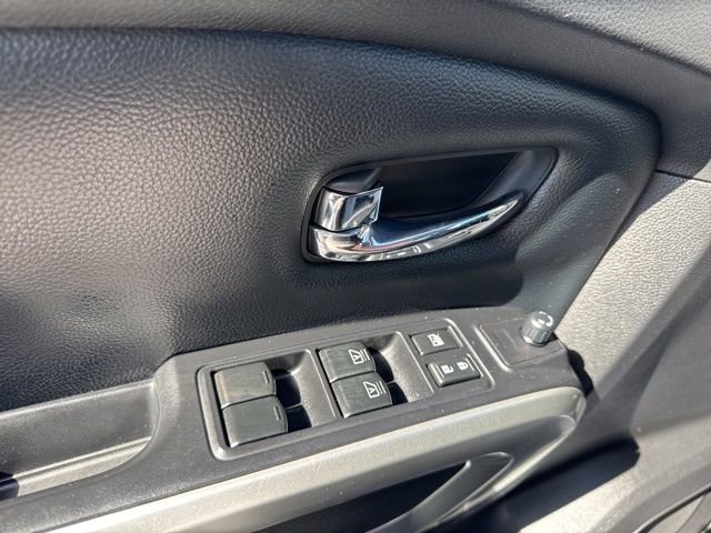 Used 2017 Nissan Titan SV AWD/4WD image 22