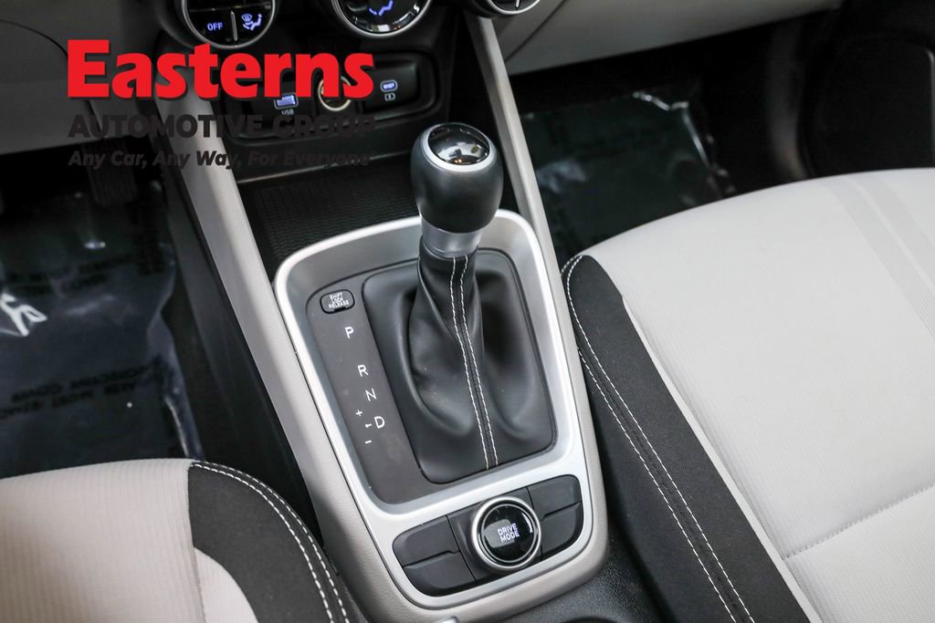 Used 2024 Hyundai Venue SEL image 13