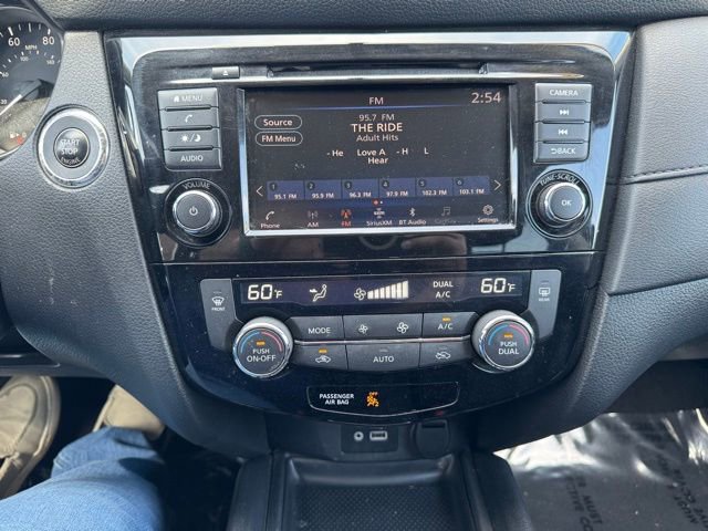 Used 2018 Nissan Rogue SV AWD/4WD image 29