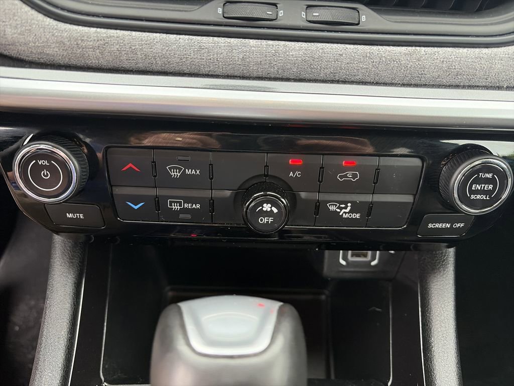 Used 2024 Jeep Compass Latitude AWD/4WD image 24