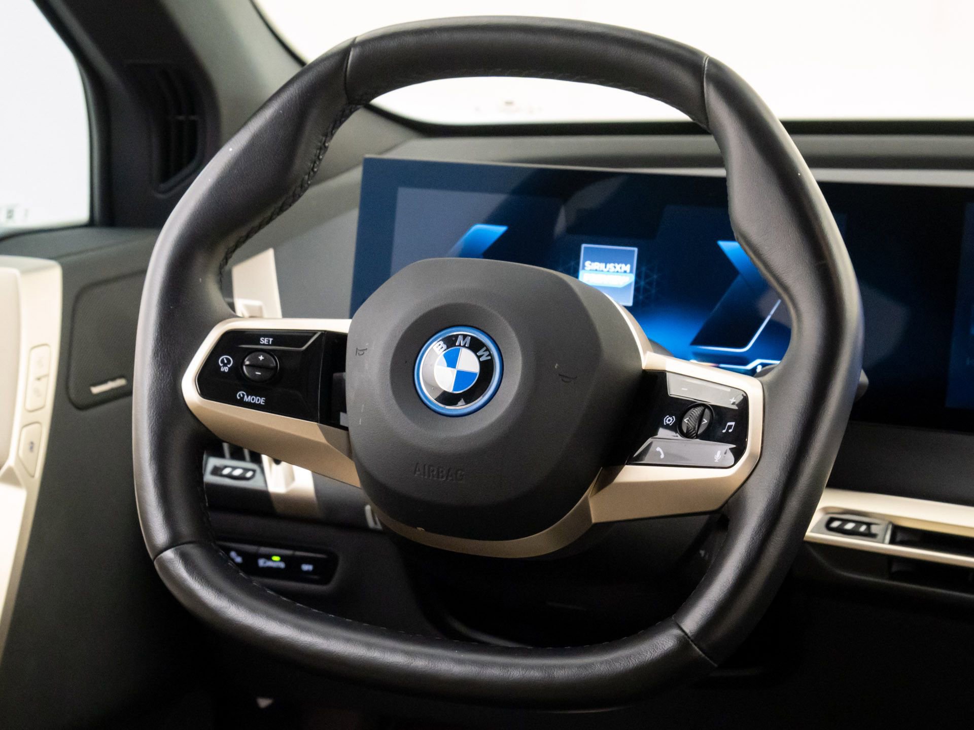 Used 2024 BMW iX xDrive50 w/ Premium Package image 11