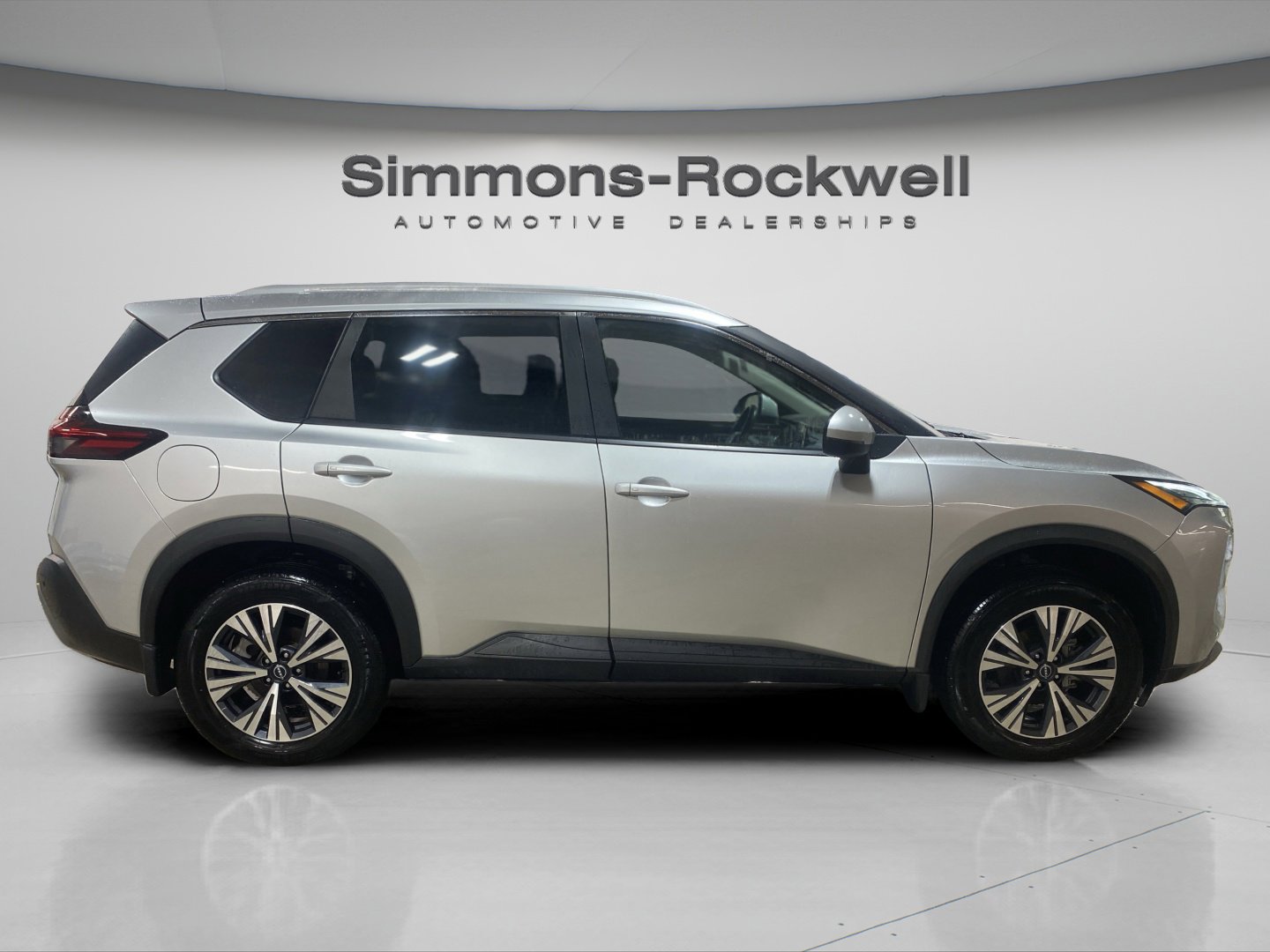 Used 2023 Nissan Rogue SV w/ SV Premium Package AWD/4WD image 4
