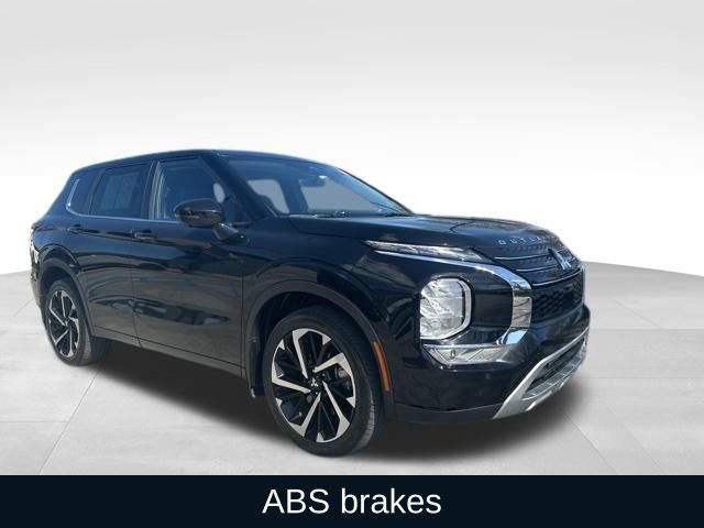 Used 2023 Mitsubishi Outlander SE image 6