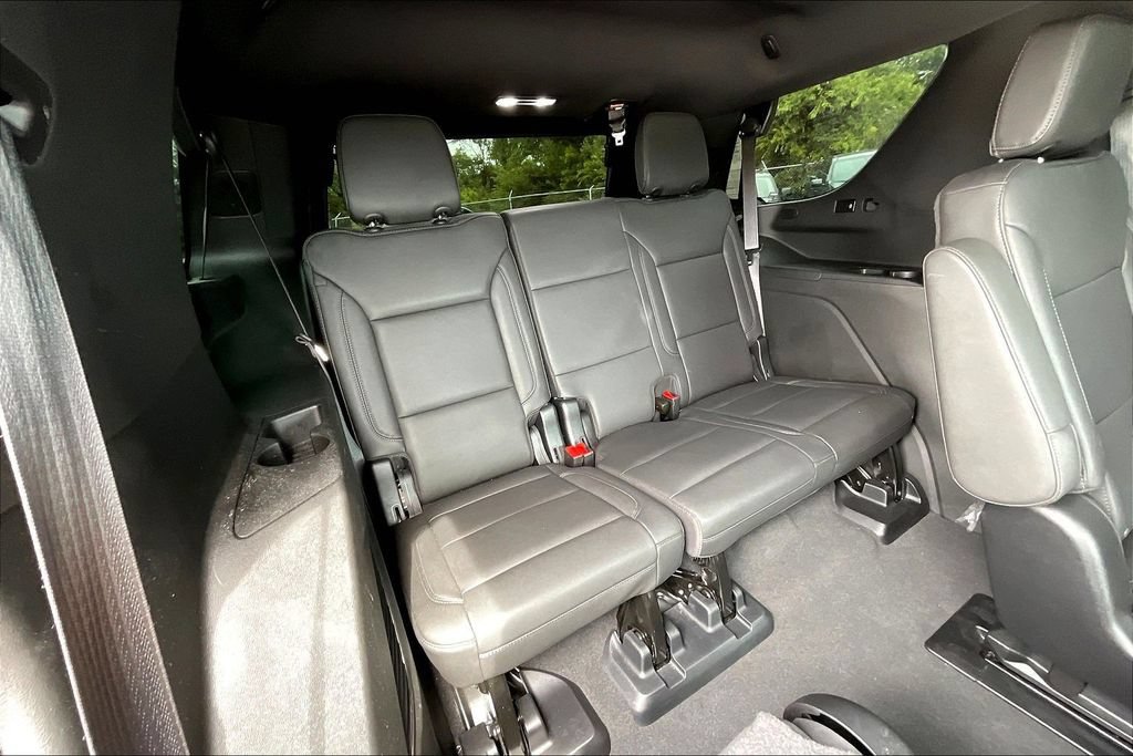 Used 2024 Chevrolet Tahoe Z71 w/ Luxury Package AWD/4WD image 25