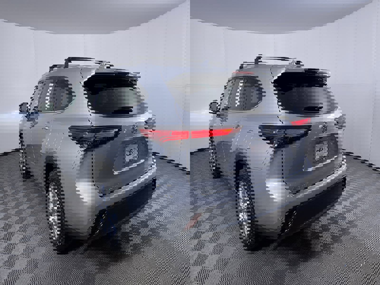 Used 2023 Toyota Highlander Limited image 24