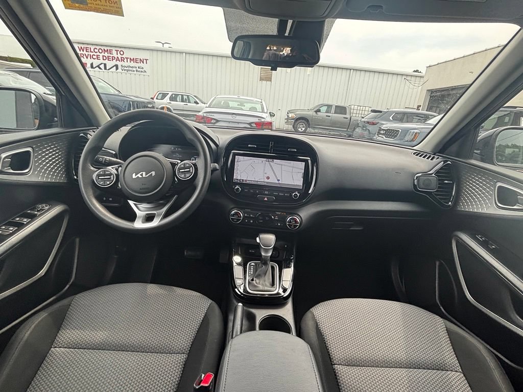 Used 2023 Kia Soul S FWD image 19
