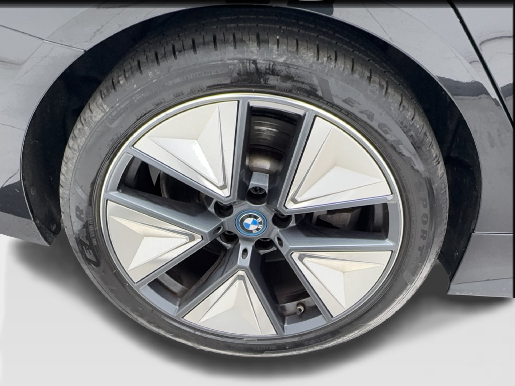 Used 2023 BMW i4 eDrive35 RWD image 18