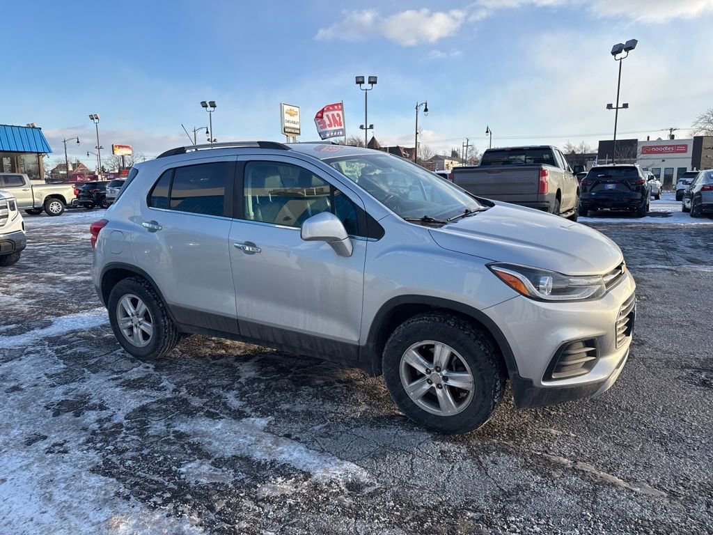 Used 2017 Chevrolet Trax LT w/ LT Convenience Package image 5