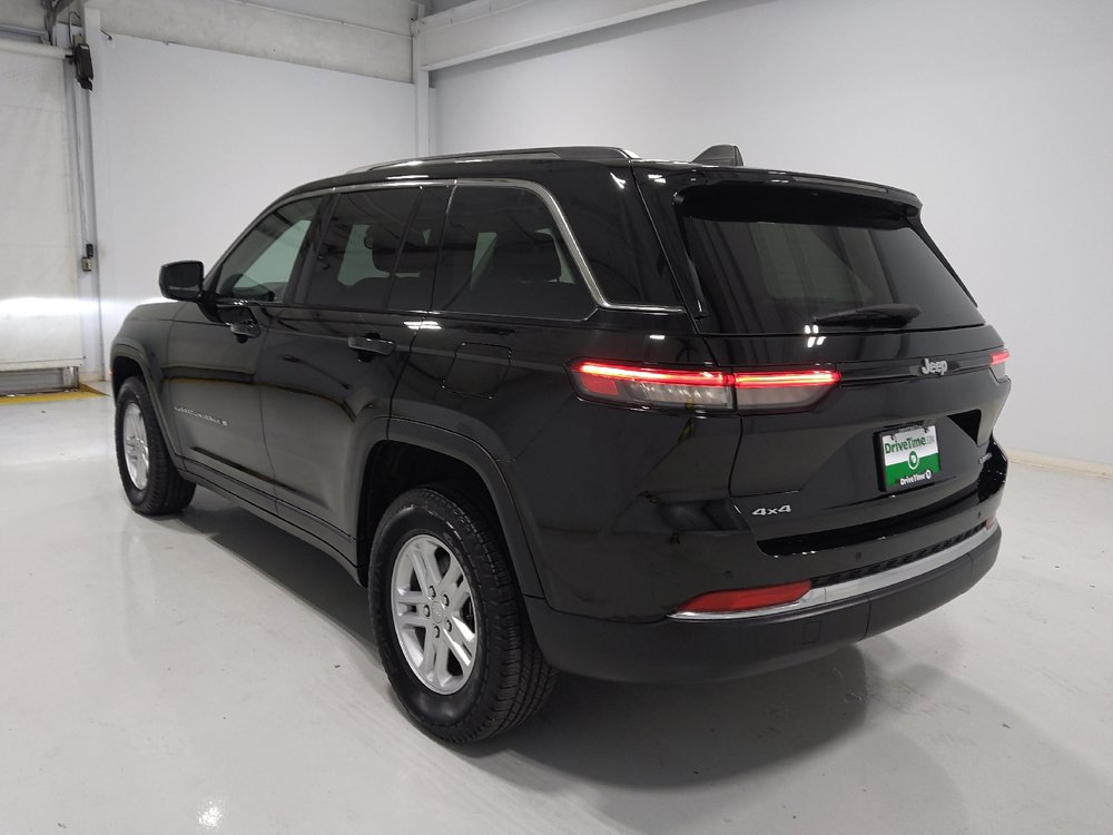 Used 2023 Jeep Grand Cherokee Laredo w/ Luxury Tech Group I AWD/4WD image 5