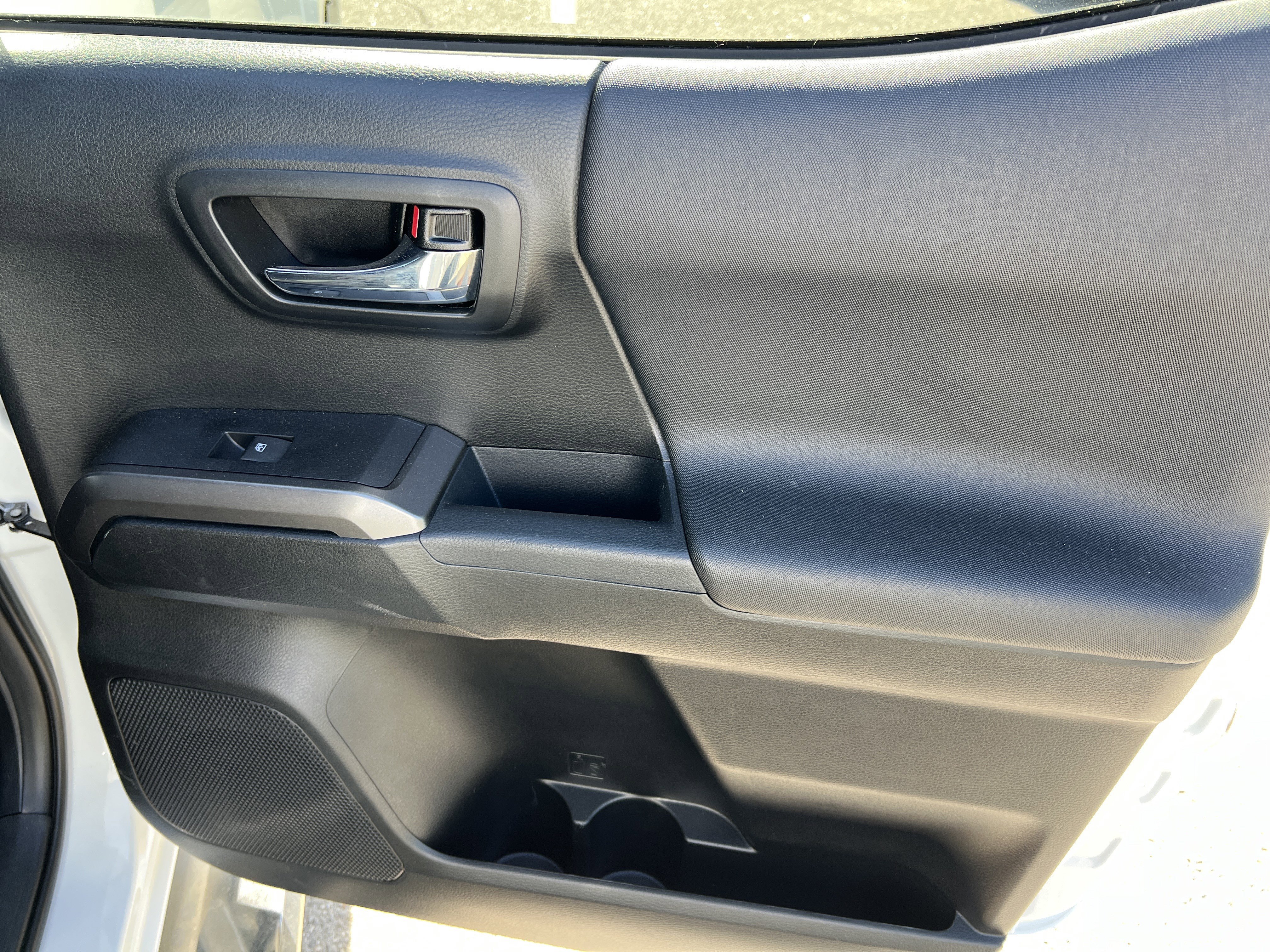 Used 2017 Toyota Tacoma TRD Sport w/ Tow Package image 27