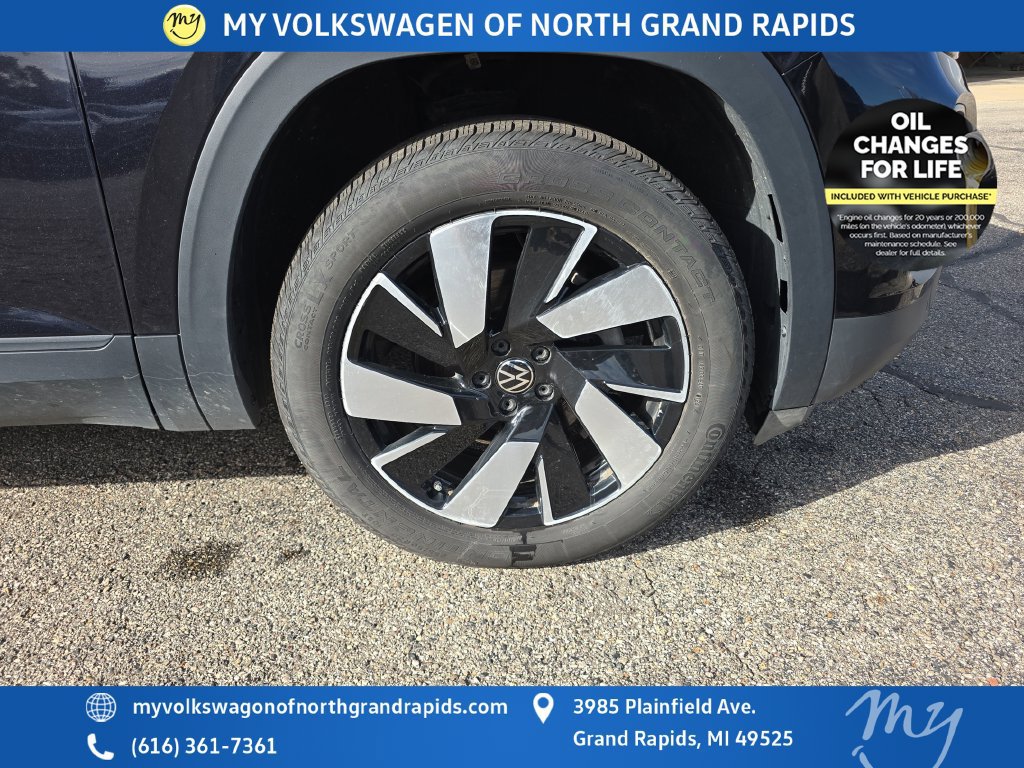 Used 2024 Volkswagen Atlas Cross Sport SE AWD/4WD image 33