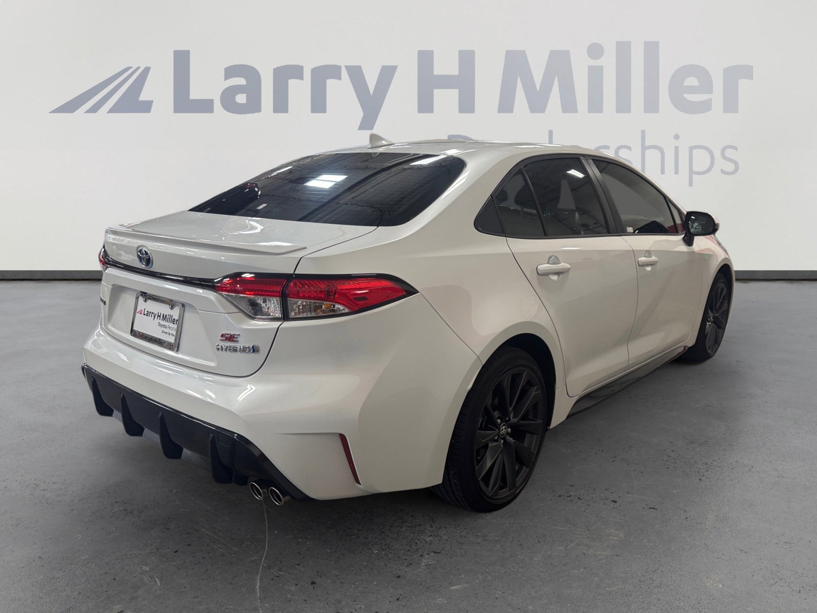 Certified 2024 Toyota Corolla SE w/ SE Package image 5