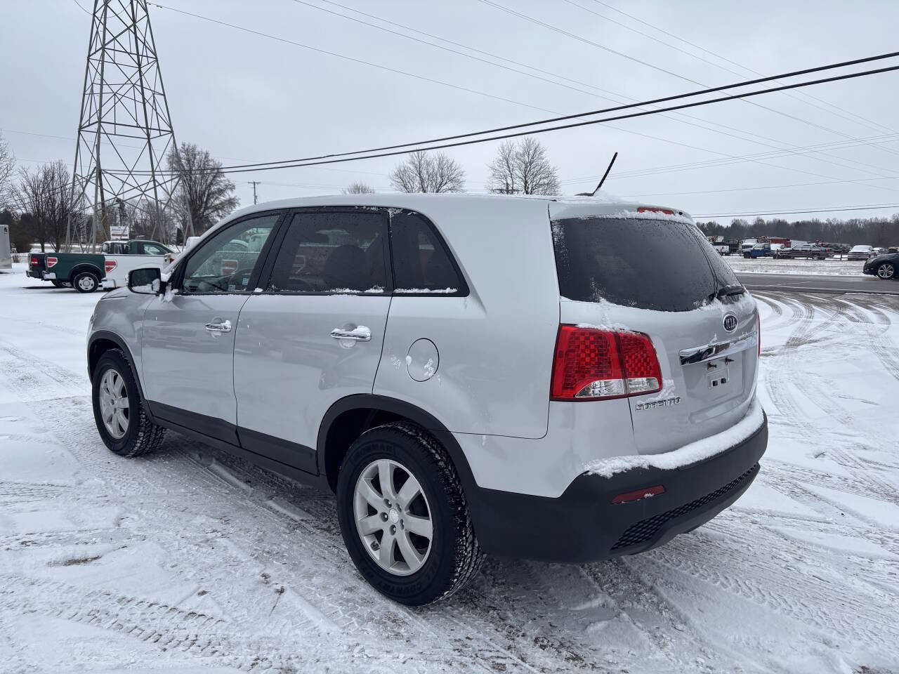 Used 2011 Kia Sorento 2WD image 5