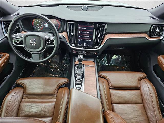 Used 2019 Volvo V60 T6 Inscription image 13