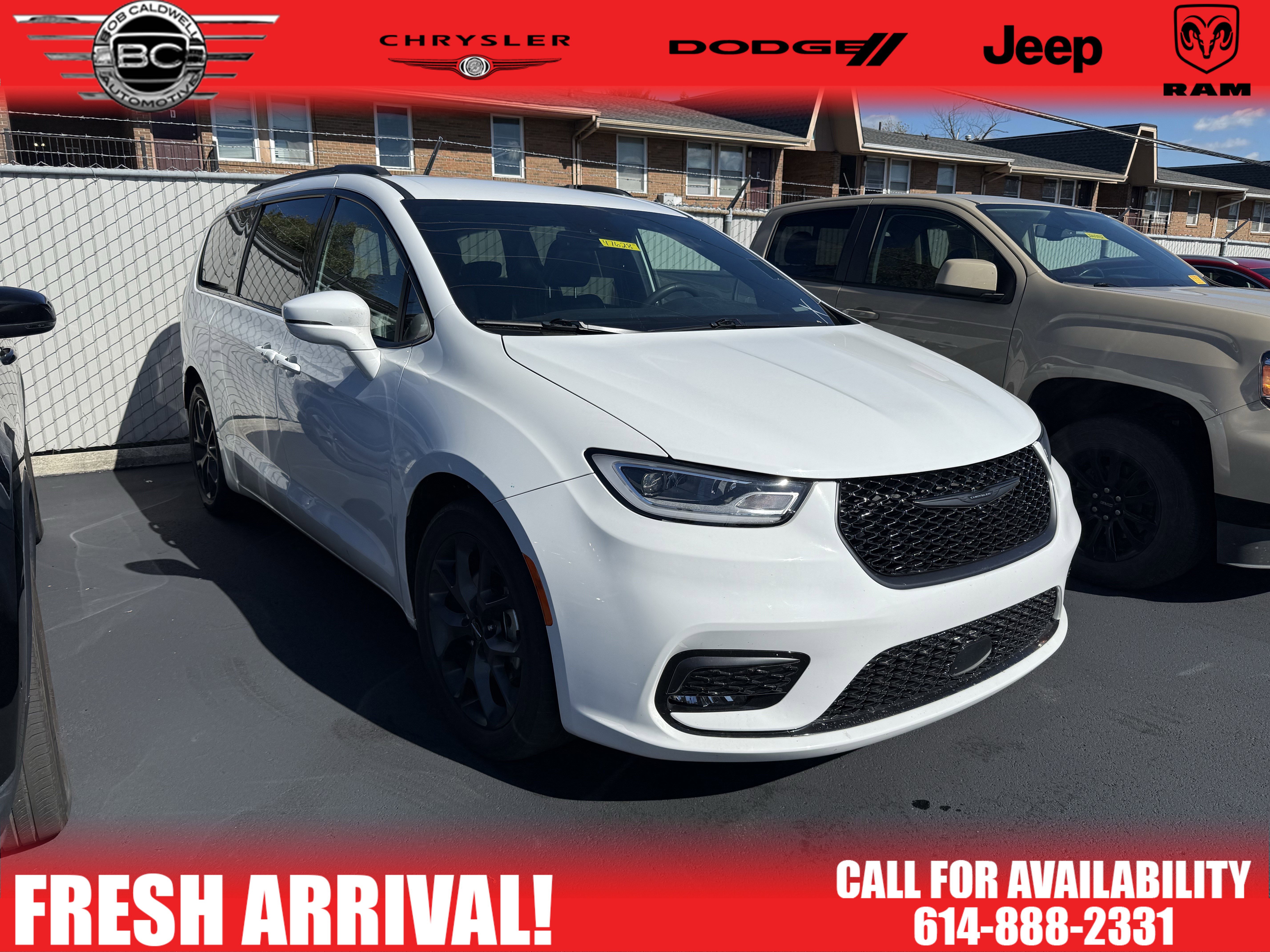 Used 2022 Chrysler Pacifica Touring-L w/ S Appearance Package image 1