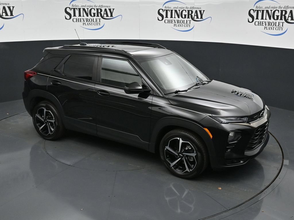 Used 2023 Chevrolet TrailBlazer RS w/ Sun and Liftgate Package FWD image 18