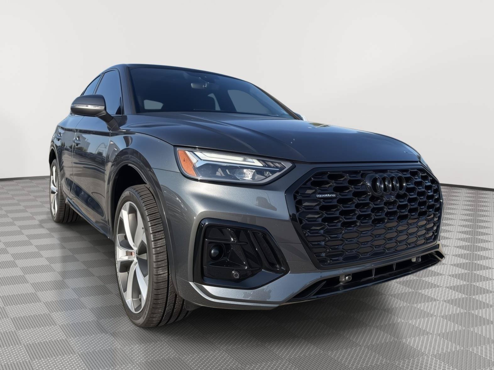 Used 2024 Audi Q5 2.0T Premium Plus w/ Premium Plus Package AWD/4WD image 7