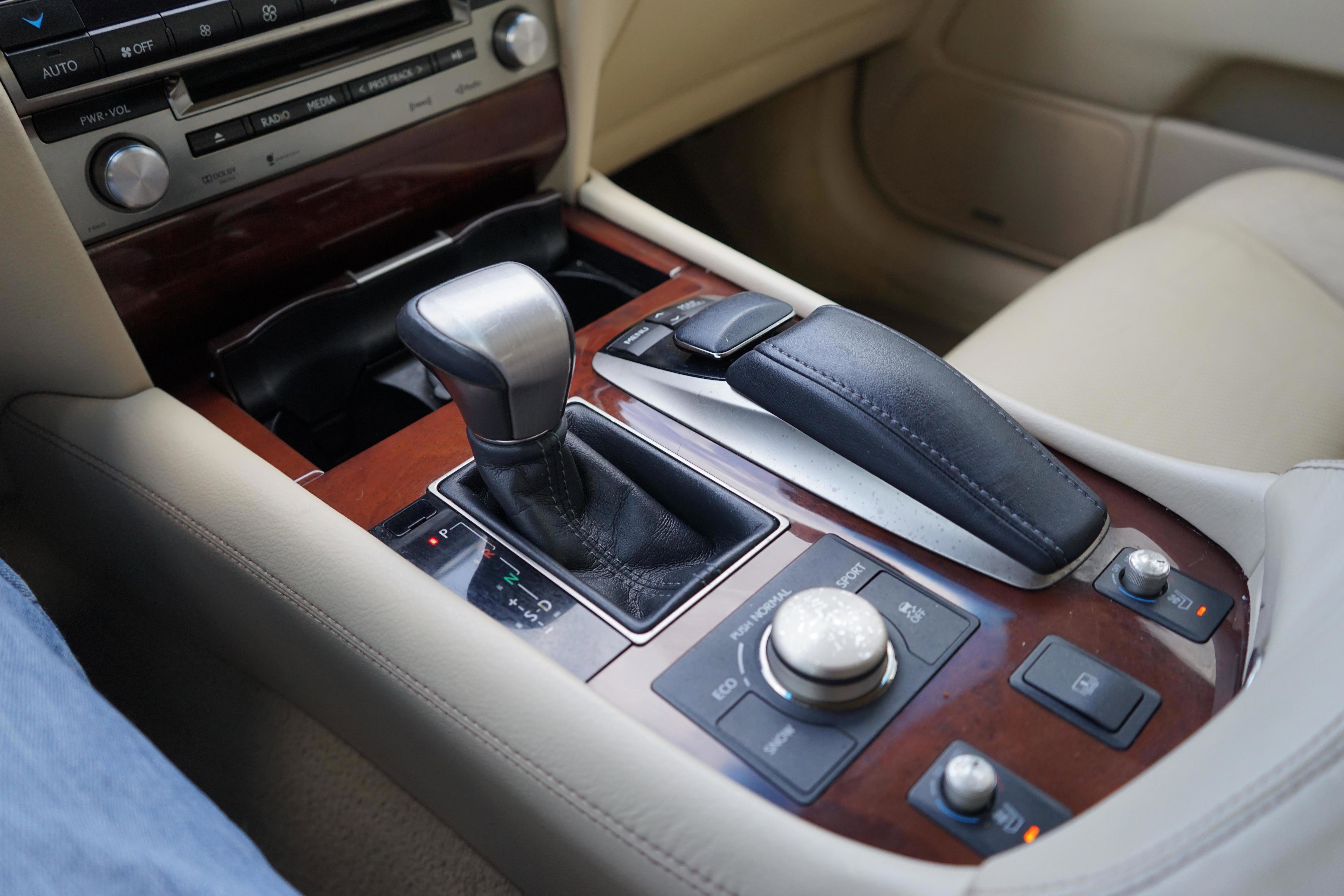 Used 2014 Lexus LS 460 w/ Comfort Package image 17