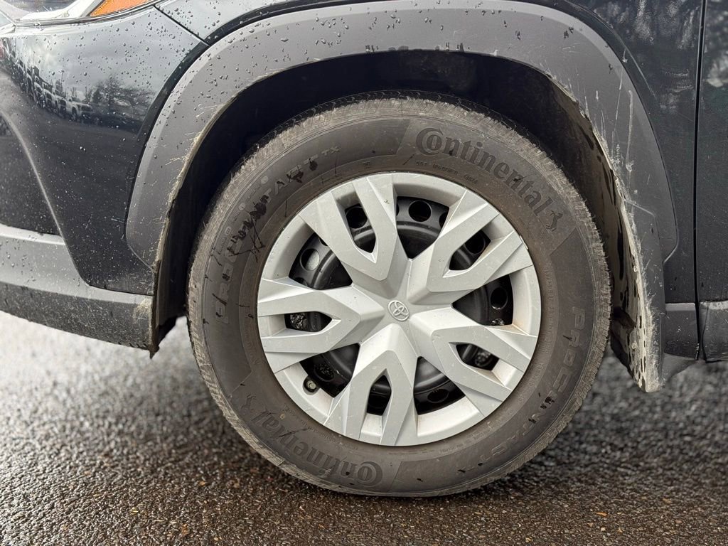 Used 2023 Toyota Corolla Cross L image 9