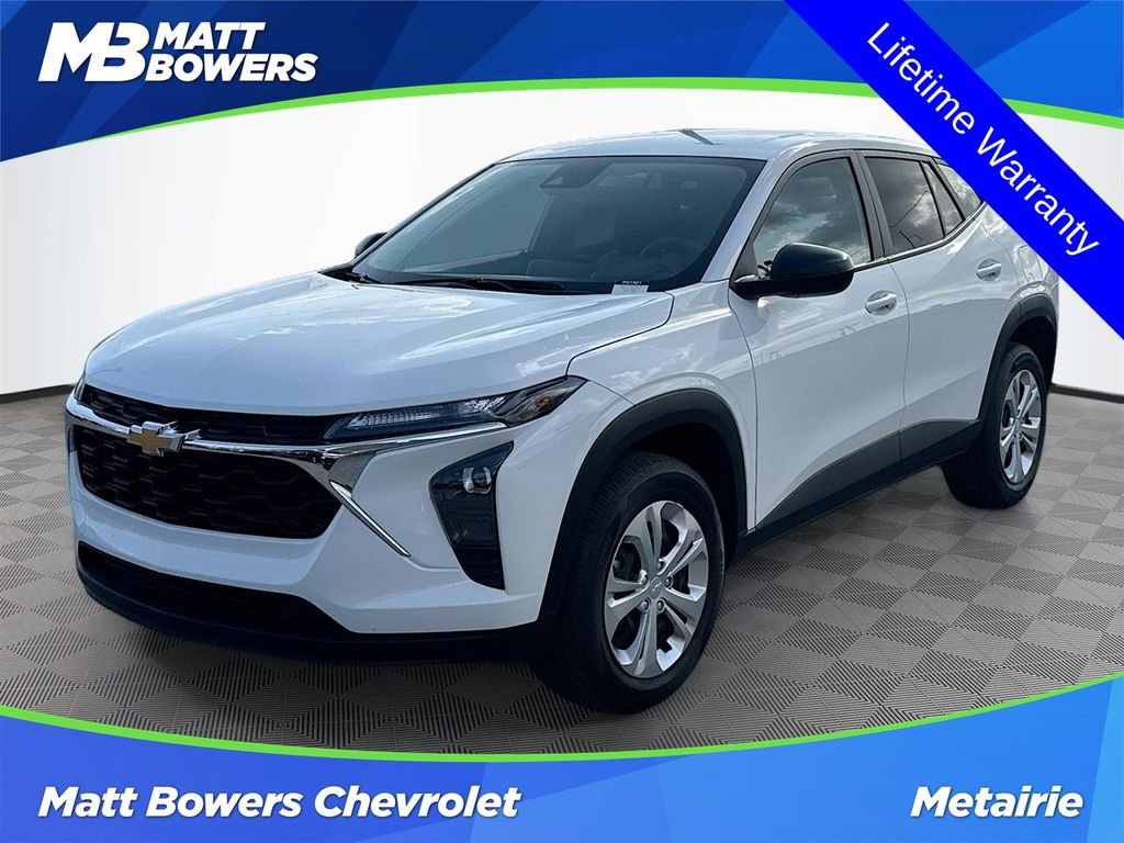 Used 2025 Chevrolet Trax LS image 1