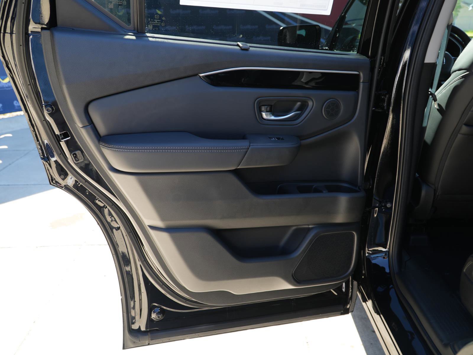 New 2025 Honda Pilot Touring image 18