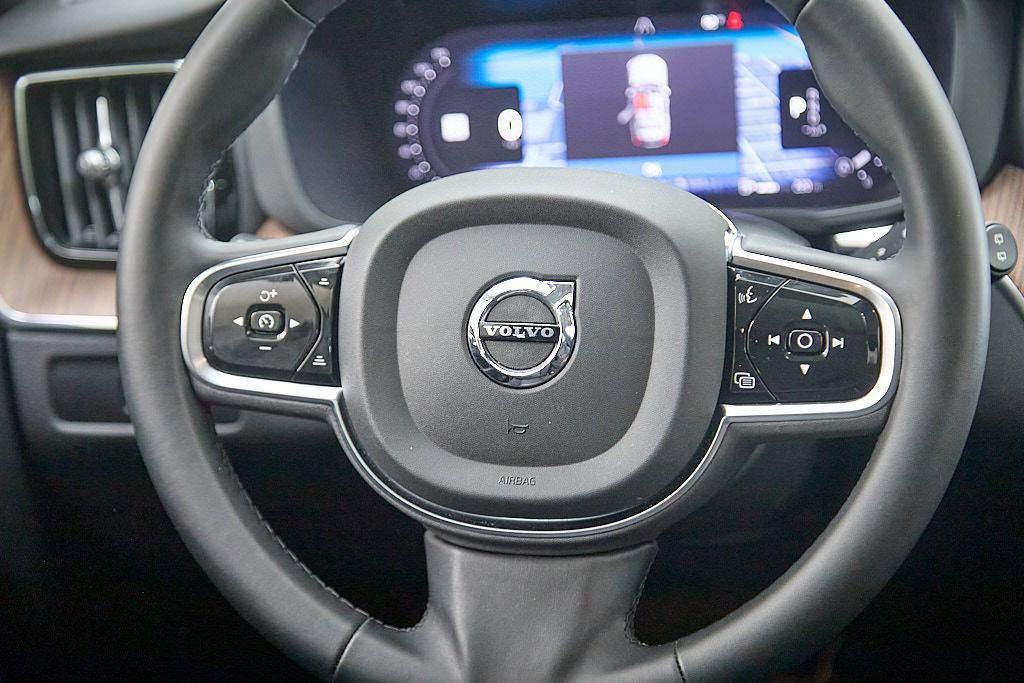 Certified 2024 Volvo XC60 B5 Plus w/ Climate Package image 27